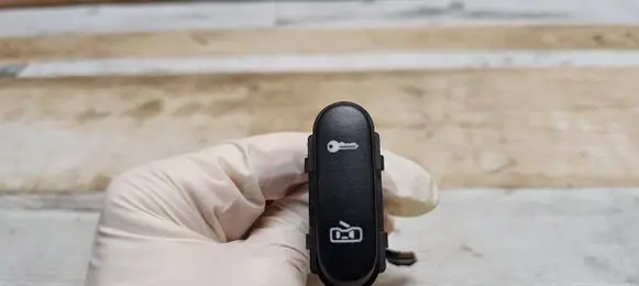 Central locking switch button
