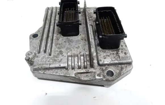 Opel Zafira B Engine control unit/module 55561172 BERTO 861172LB630011B9