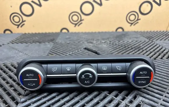 Alfa Romeo Giulia Climate control unit 02127