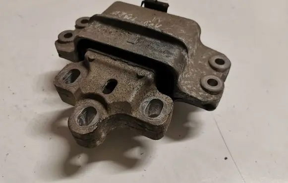 Audi A3 S3 8P Engine mounting bracket 1K0199555