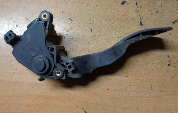 Nissan Note (E12) Accelerator throttle pedal 180021HMOB