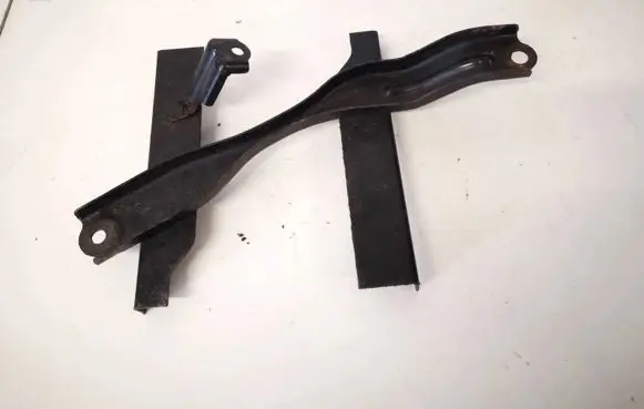 Ford Focus Radiator mount bracket