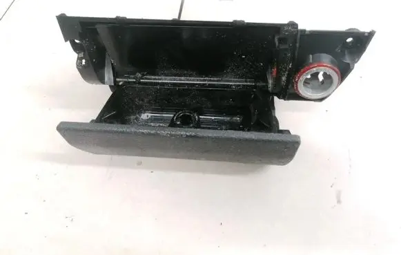 Car ashtray