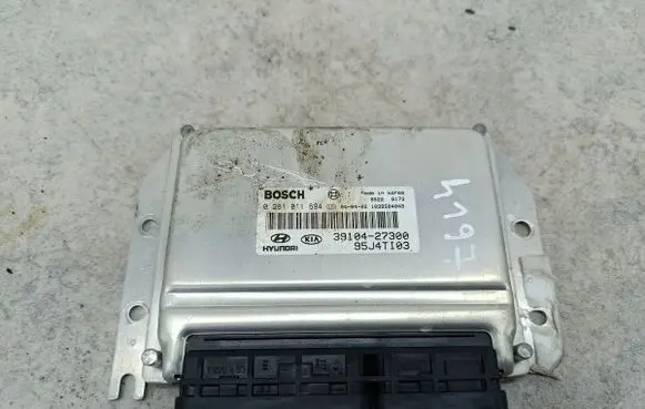 Hyundai Tucson JM Engine control unit/module ECU 3910427300