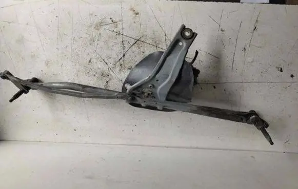 Mini One - Cooper R50 - 53 Front wiper linkage and motor 53555304