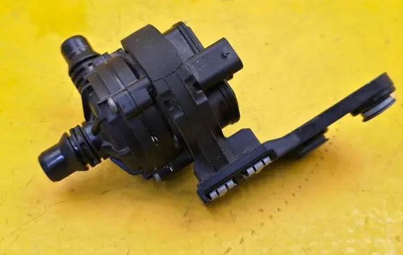 BMW 3 G20 G21 Electric auxiliary coolant/water pump 8474820