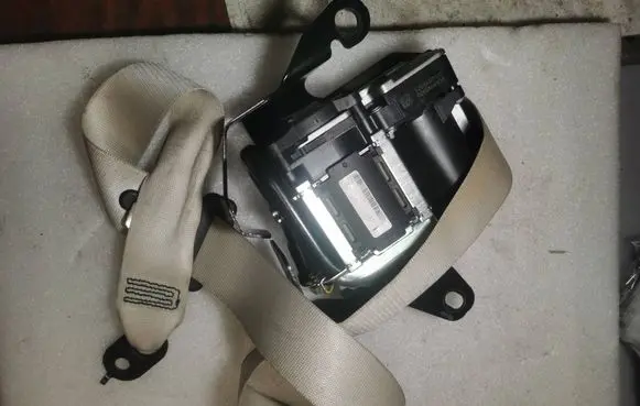 BMW 6 F06 Gran coupe Front seatbelt 628635400 995V0000 589P100023