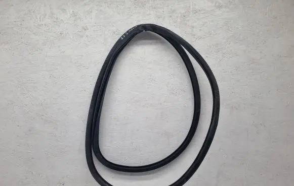 Seat Exeo (3R) Front door rubber seal 8E0831721E