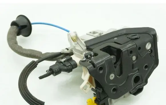 Audi A8 S8 D4 4H Rear door lock 8K0839016C