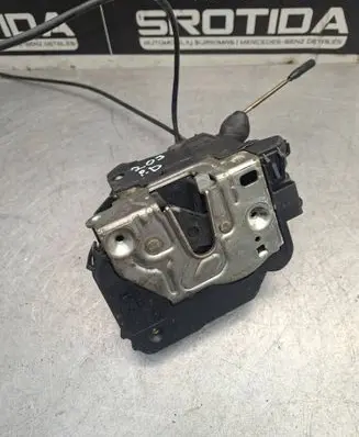 Mercedes-Benz C W203 Front door lock 2037200435