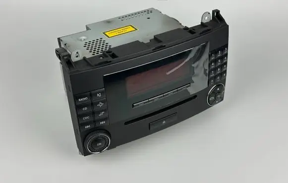 Mercedes-Benz B W245 Radio/CD/DVD/GPS head unit A1698207589 MF2550 020748