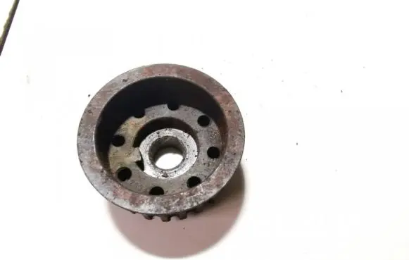 Audi A6 S6 C5 4B Crankshaft pulley 059105263a