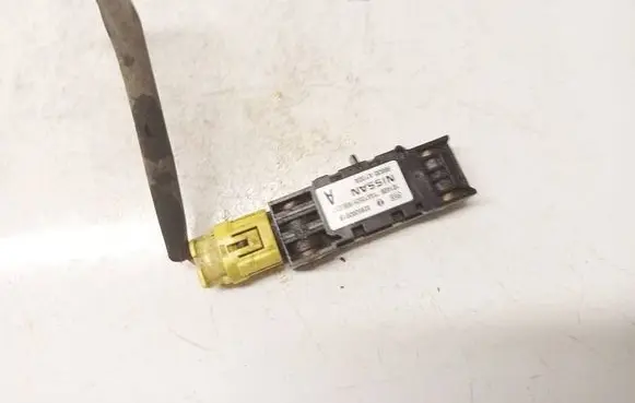 Nissan Primera Airbag deployment crash/impact sensor 0285003019