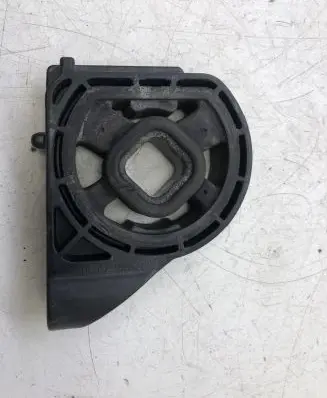 Hyundai i30 Radiator support slam panel bracket 
