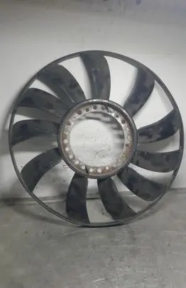 Volkswagen PASSAT B5 Fan impeller 058121301B