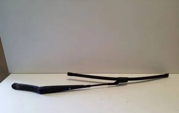 Volkswagen Eos Front wiper blade arm 1Q2955410
