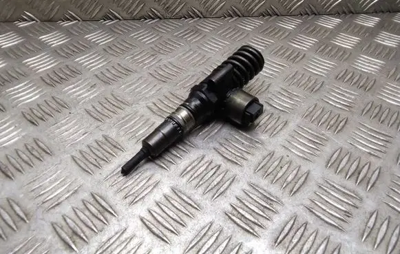 Volkswagen Golf V Fuel injector 03G130073G 0414720404