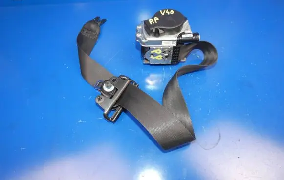Volvo V40 Front seatbelt