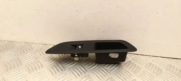 Citroen C4 III e-C4 Electric window control switch 9831081580