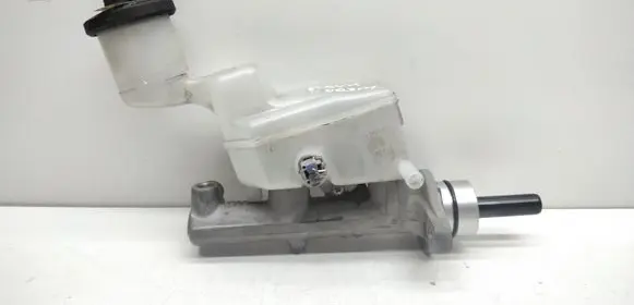 Toyota RAV 4 (XA20) Master brake cylinder