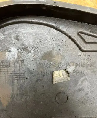 Opel Insignia A Timing belt guard (cover) 55577224