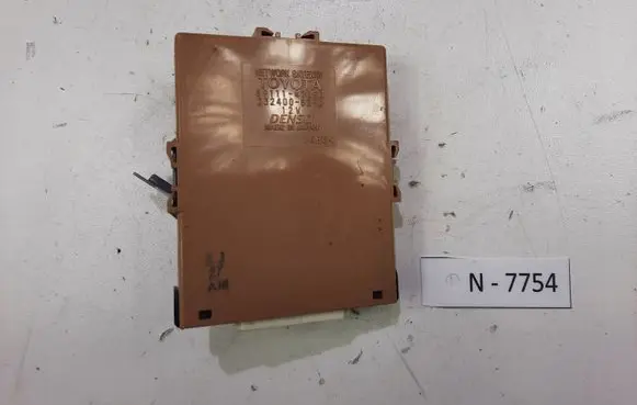 Toyota Prius (XW20) Gateway control module 8911147050