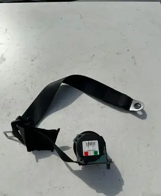 Front seatbelt buckle