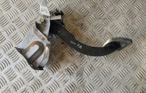 Subaru Forester SF Brake pedal