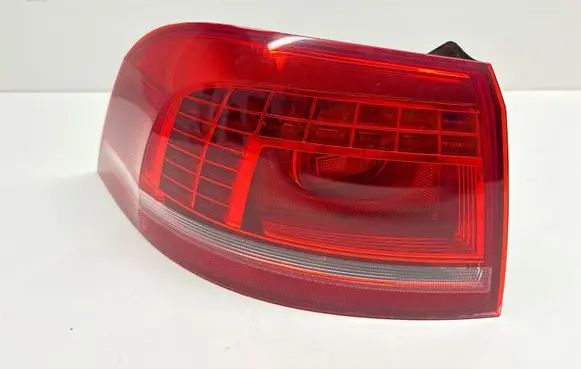 Volkswagen PASSAT B7 Rear/tail lights 179816