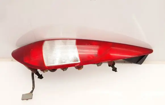 Ford Mondeo Mk III Rear/tail lights 1S7113404C