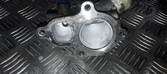 Nissan X-Trail T30 Thermostat housing 