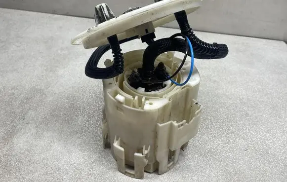Opel Zafira B In-tank fuel pump 13129984
