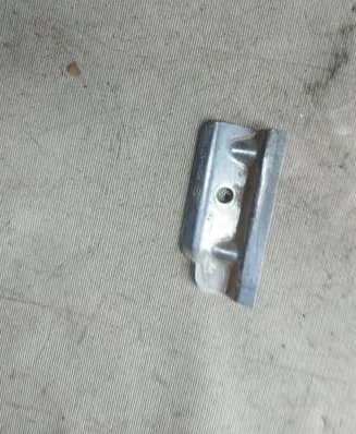 Battery bracket