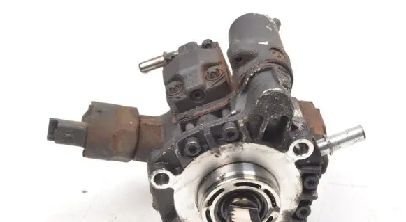 Citroen C4 I Picasso Fuel injection high pressure pump 9683623780