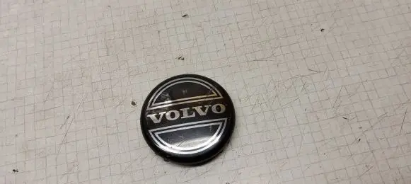 Volvo V70 Original wheel cap 8646379