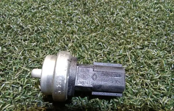 Coolant temperature sensor