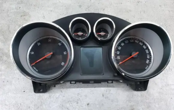 Opel Astra J Speedometer (instrument cluster) 13355672