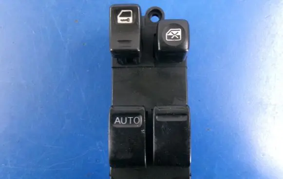 Nissan Almera Tino Other devices