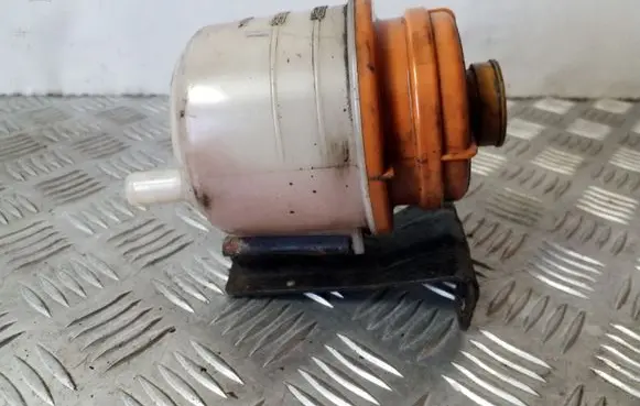 Suzuki Grand Vitara II Power steering fluid tank/reservoir