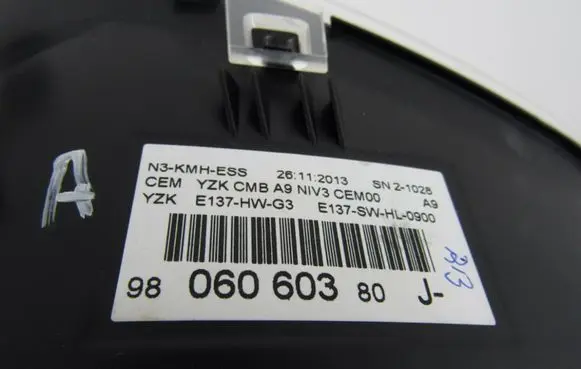 Peugeot 208 Speedometer (instrument cluster) 98059757