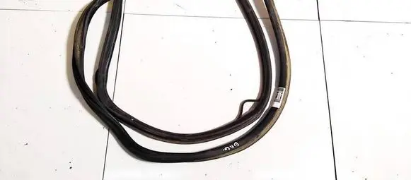 Audi A4 S4 B5 8D Rubber seal rear door 