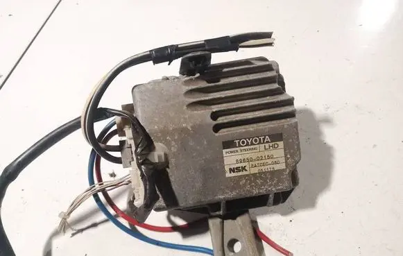 Toyota Corolla E120 E130 Power steering control unit/module 8965002150