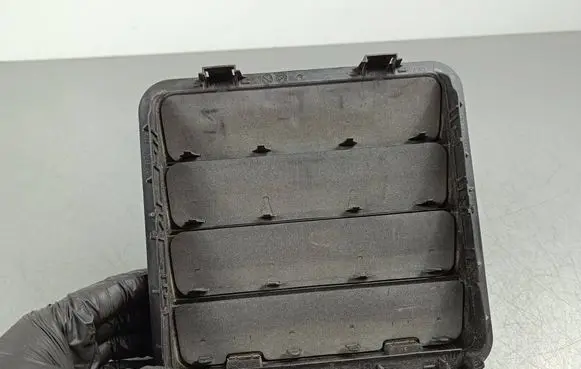 Ram 1500 Quarter panel pressure vent 