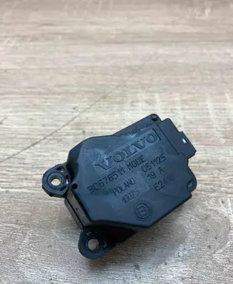 Volvo V70 Air flap motor/actuator 30676511