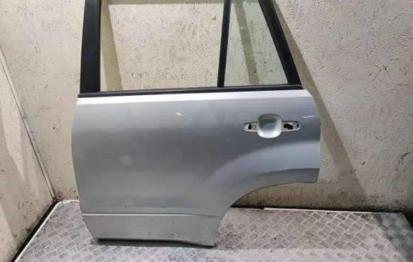 Suzuki Grand Vitara II Rear door
