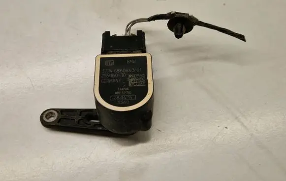 Headlight/headlamp level sensor