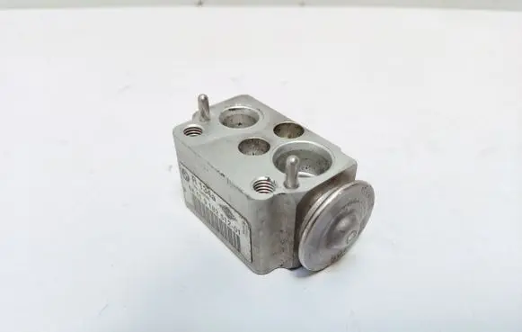 Air conditioning (A/C) expansion valve