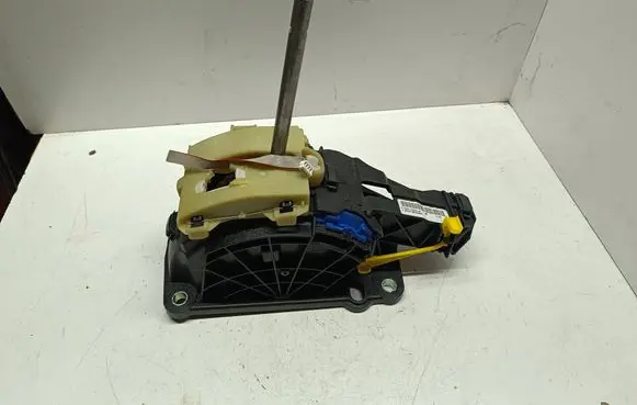 Ford Mondeo MK IV Gear shifter/selector 7G917C453JA 20101109154444