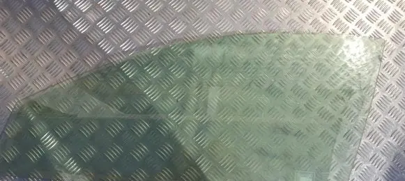 Honda Accord Front door window glass four-door
