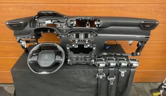 Peugeot 208 II Dashboard